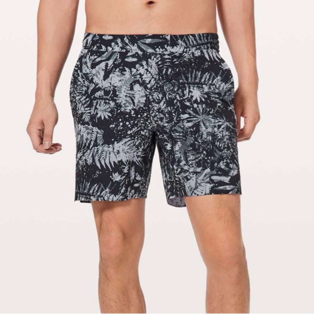 lululemon Channel Cross Short Black and Gray Tropical Print Swim Trunks Large